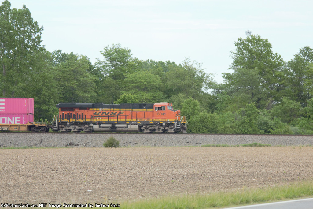 BNSF 6949